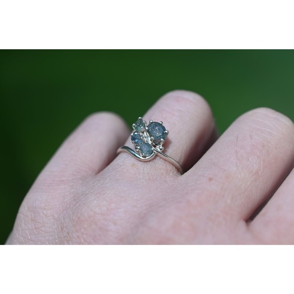 Elegant Silver Ring with Clustered Raw Gemstones - Unique Handcrafted Jewelry - Picture 5 of 10